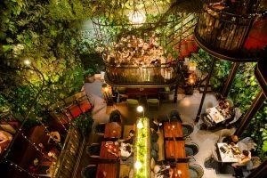 Cafe Terrace là một quán cà phê nổi tiếng tại thành phố Arles, Pháp. Nơi đây được Vincent van Gogh sử dụng làm chủ đề cho một trong những tác phẩm nghệ thuật nổi tiếng nhất của ông. Quán cà phê nằm trên một con phố nhỏ, với không gian sân đá rộng rãi và một không gian ngoài trời đẹp mắt. Nơi đây thu hút nhiều du khách đến để thưởng thức cà phê và ngắm nhìn phong cảnh đẹp của thành phố.