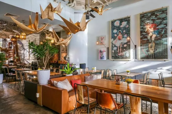 Runam Bistro là một nhà hàng hiện đại và sang trọng, nổi tiếng với không gian thoáng đãng và món ăn ngon, mang đến cho khách hàng trải nghiệm ẩm thực tuyệt vời và những kỷ niệm đáng nhớ.