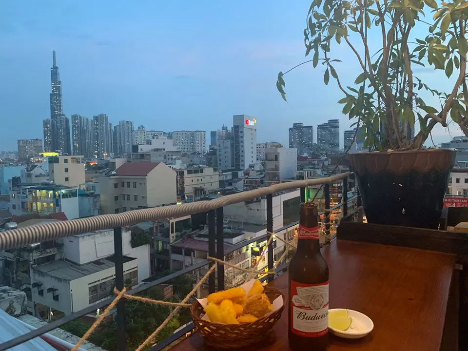 Chang-vang-Rooftop-Beer