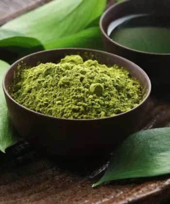 Bột trà xanh được sử dụng trong cả ẩm thực và làm đẹp (Nguồn: Internet)