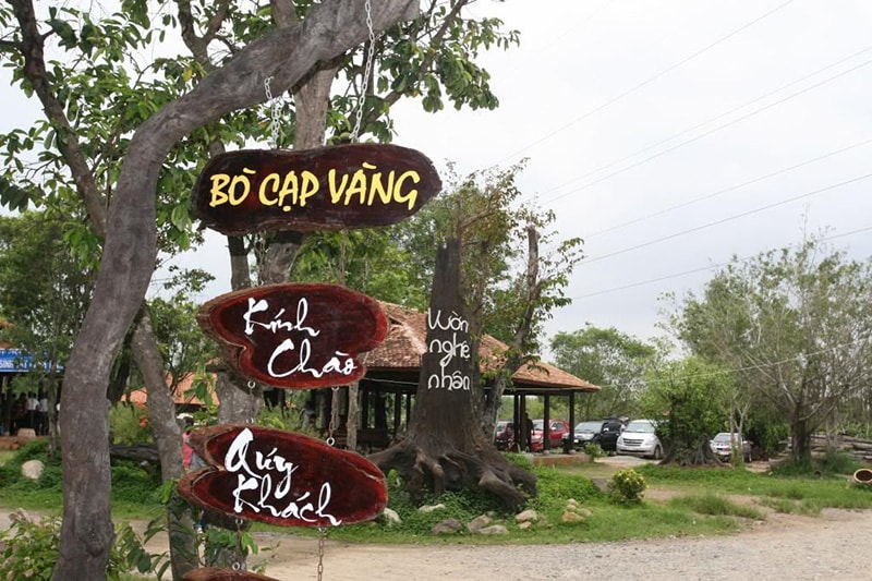 bò cạp vàng