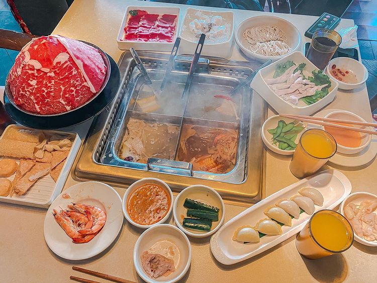 Buffet lẩu Manwah di an