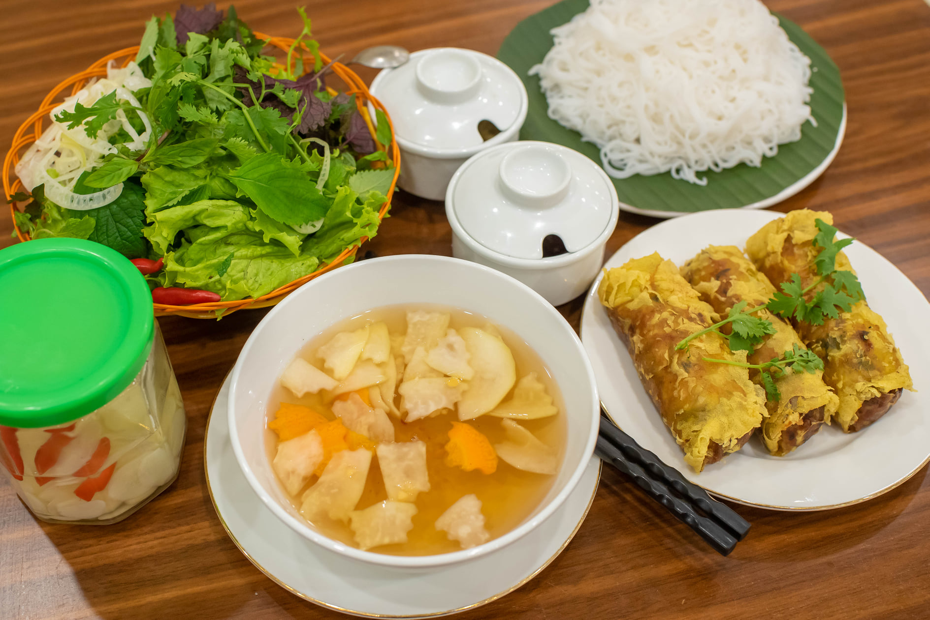 bun cha sinh tu cau giay