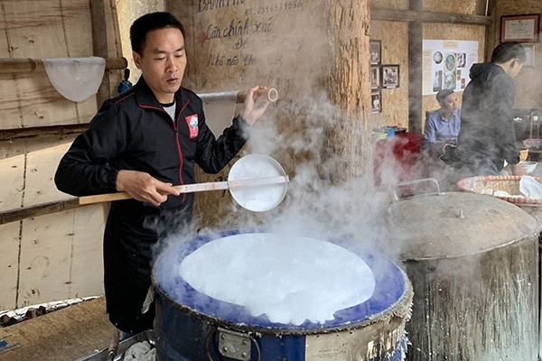 ca lang keo nhau di ban hang rong tao ra mon an noi tieng toan cau 302