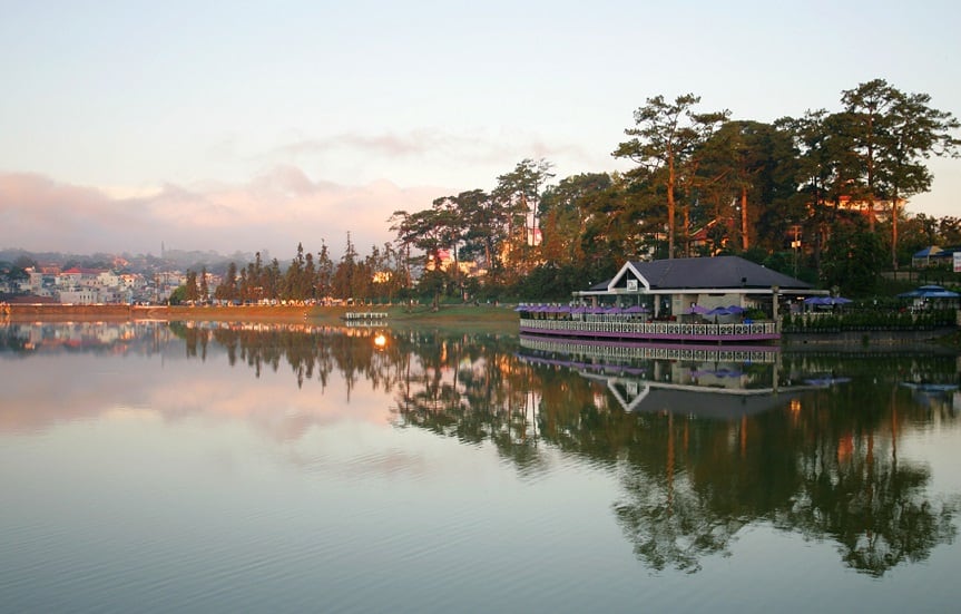 canh-dep-da-lat-ho-xuan-huong