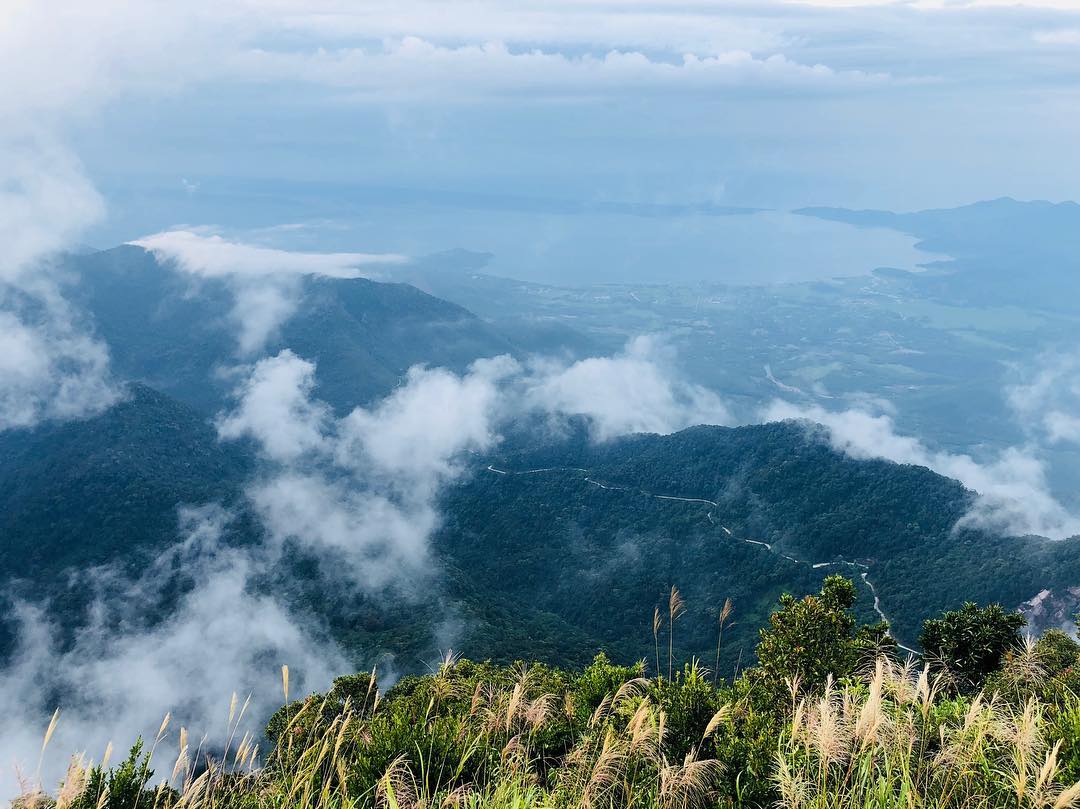 khung canh tu tren cao dinh nui