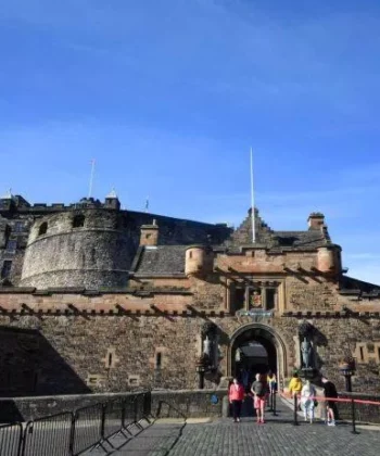 Lâu đài Edinburgh - nguồn: Internet