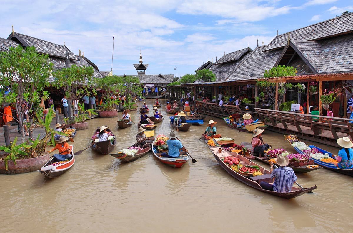 cho-noi-bon-mien-pattaya-01