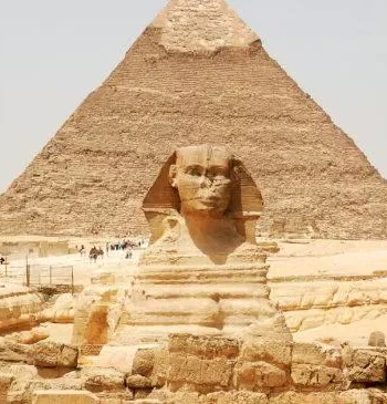 Piramid Giza và Sân đấu Sphinx (هرم جيزة وميدان الأهرام) - nguồn: Internet