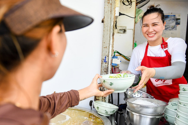 quan bun thang cua ba chu thanh hoa dat hang nhat ha noi ban den 800 bat ngay 1465