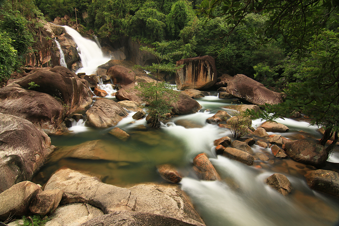 thác bà tánh linh