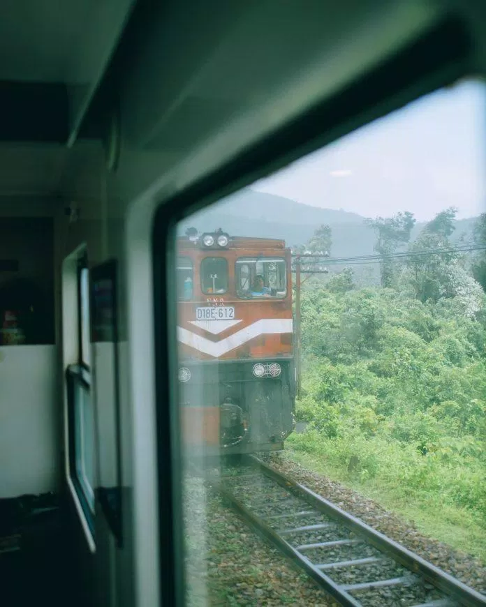 Chuyến hành trình tàu hỏa Đà Nẵng - Huế (Ảnh: Internet)