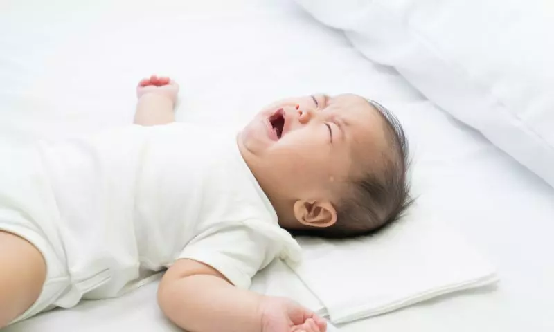 Trẻ 6 tháng bị ngã từ trên giường xuống có bị ảnh hưởng đến não không. (Ảnh: Nguồn Internet)