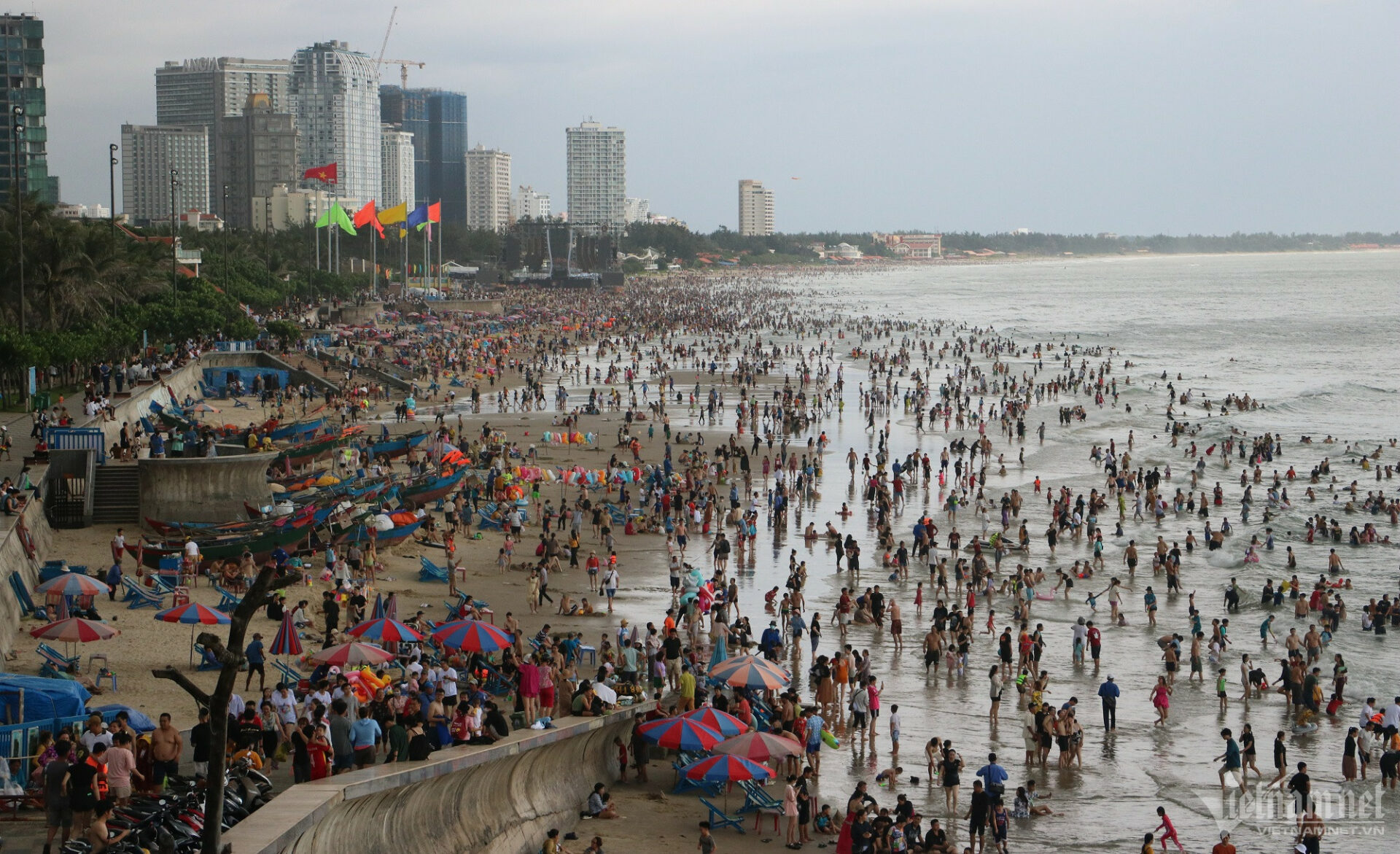 w bien vung tau ngay dau ky le 29 3 968