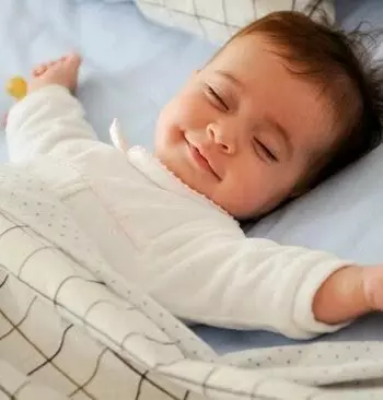Giấc ngủ trưa rất quan trọng với sự phát triển của trẻ. (Ảnh: Sưu tầm internet)
